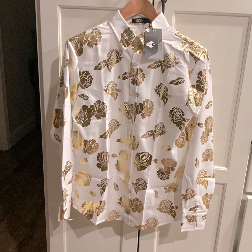 Men’s long sleeve button up white L/S shirt. White w/ gold foil flowers size S